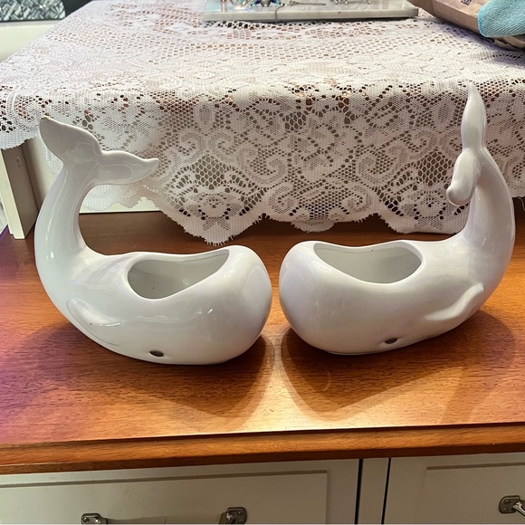 🌹PLANT POTS-THE CUTEST LITTLE WHALES IN WHITE CERAMIC 🌹 - Picture 3 of 6